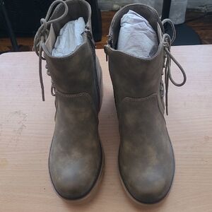 Pierre Dumas Taupe Lace-Up Side-Zip Ankle Boots